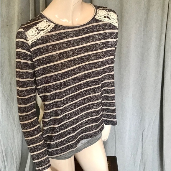 JOLT stripped navy and white blouse medium - Picture 2 of 5